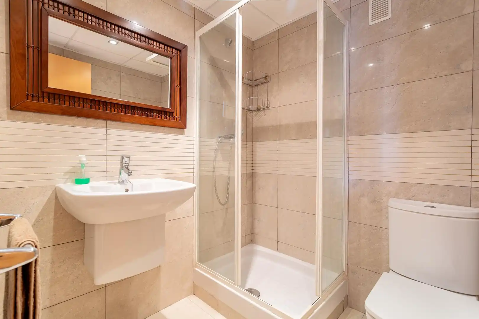 Baño de Ático en venta en Salou con Aire acondicionado, Calefacción y Jardín privado