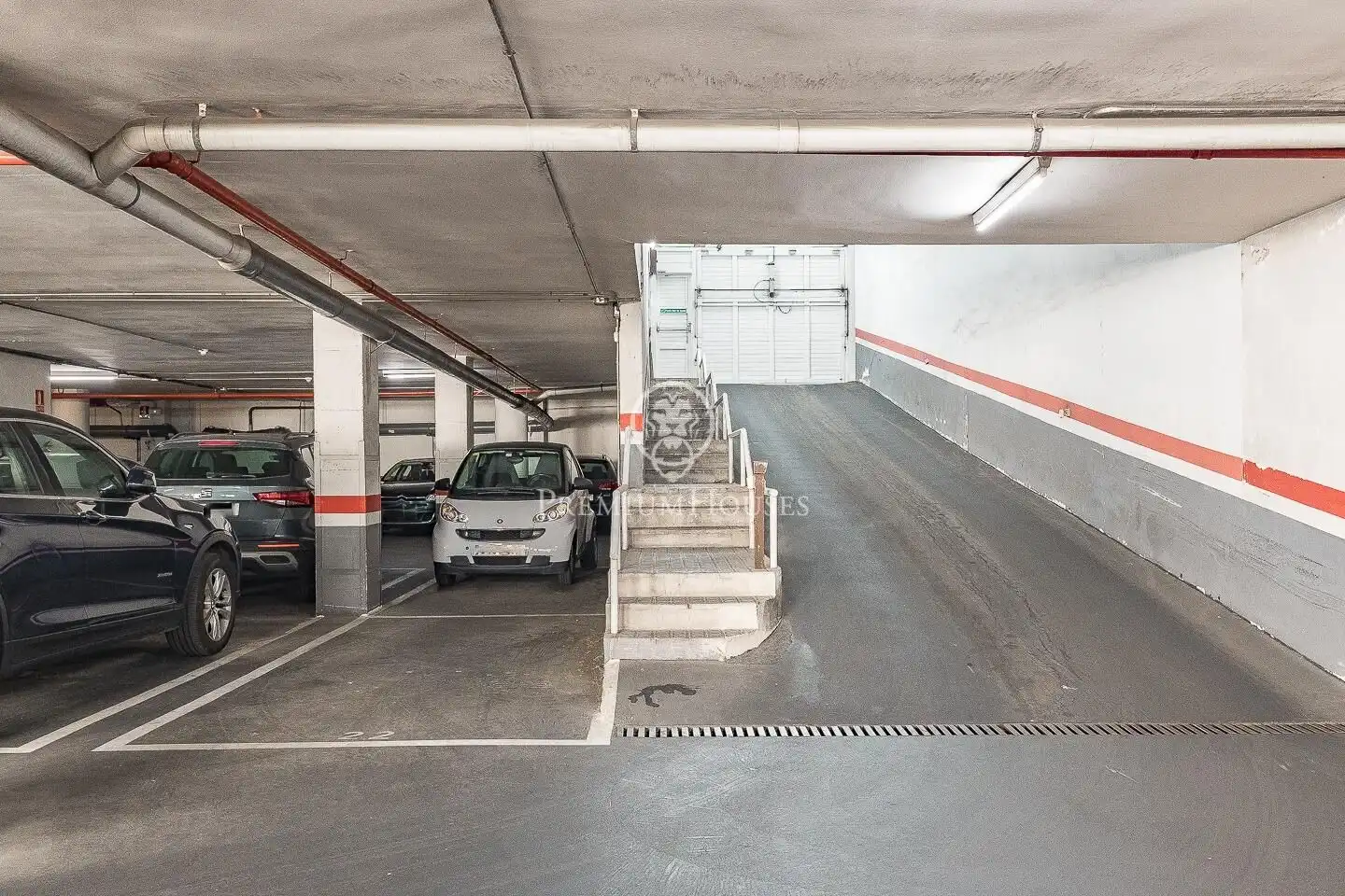 Parking de Piso en venta en Barcelona con Calefacción y Terraza