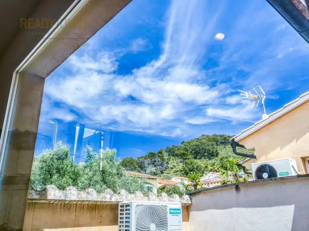 Terrasse von Einfamilien-Reihenhaus zum Verkauf in Alcúdia mit Klimaanlage, Privatgarten und Terrasse
