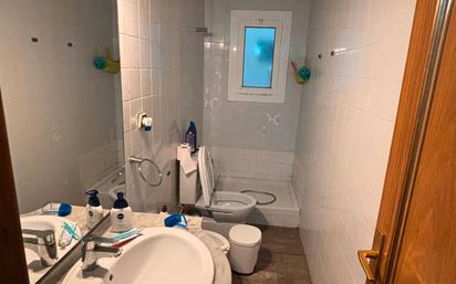 Bathroom of Flat for sale in Mataró