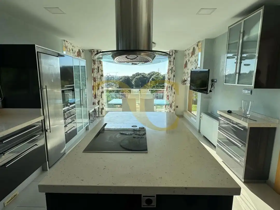 Kitchen of Houses for rent in Santa Cruz de Bezana  with Air Conditioner, Heating and Private garden