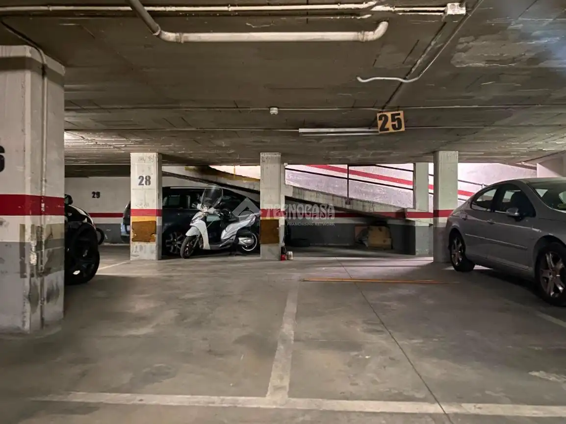 Aparcament de Garatge en venda en L'Hospitalet de Llobregat