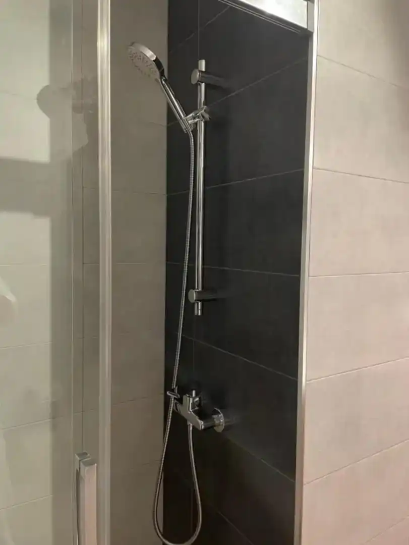 Bathroom of Flat for rent in  Sevilla Capital  with Air Conditioner and Terrace