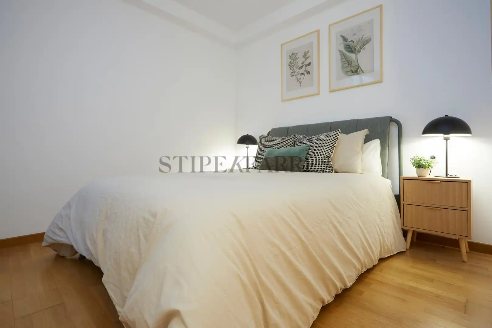 Habitación de Dúplex en venta en Barcelona con Aire acondicionado, Calefacción y Balcón