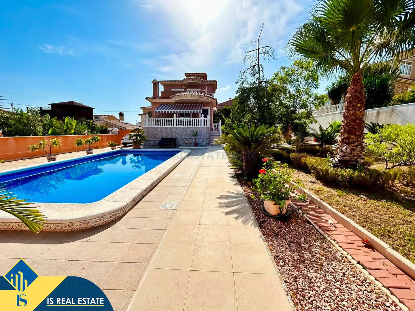 Xalet amb piscina en venda a Los Balcones - Los Altos