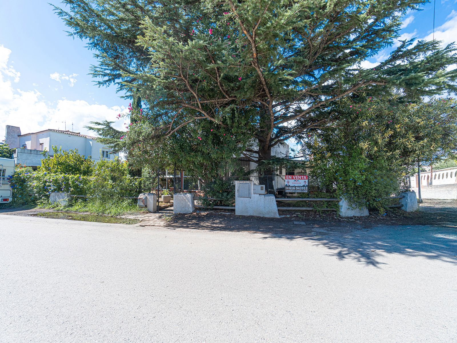 Vista exterior de Casa o xalet en venda en Empuriabrava amb Jardí privat i Terrassa