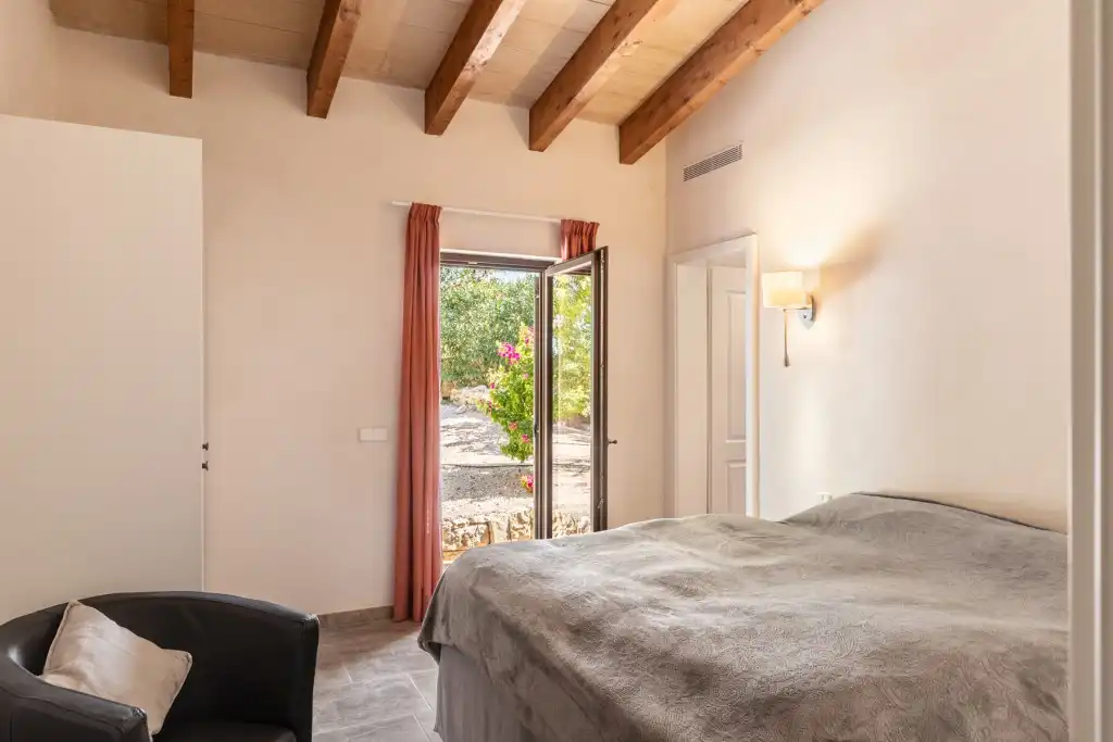 Habitación de Finca rústica en venta en Sineu con Aire acondicionado, Calefacción y Jardín privado