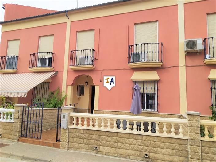 Casa adosada en venta en Rute