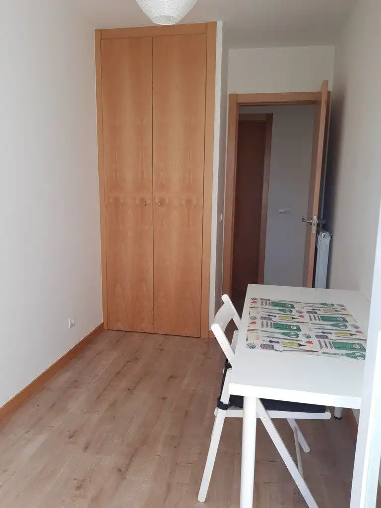 Schlafzimmer von Wohnung zur Miete in Burgos mit Heizung, Terrasse und Möbliert