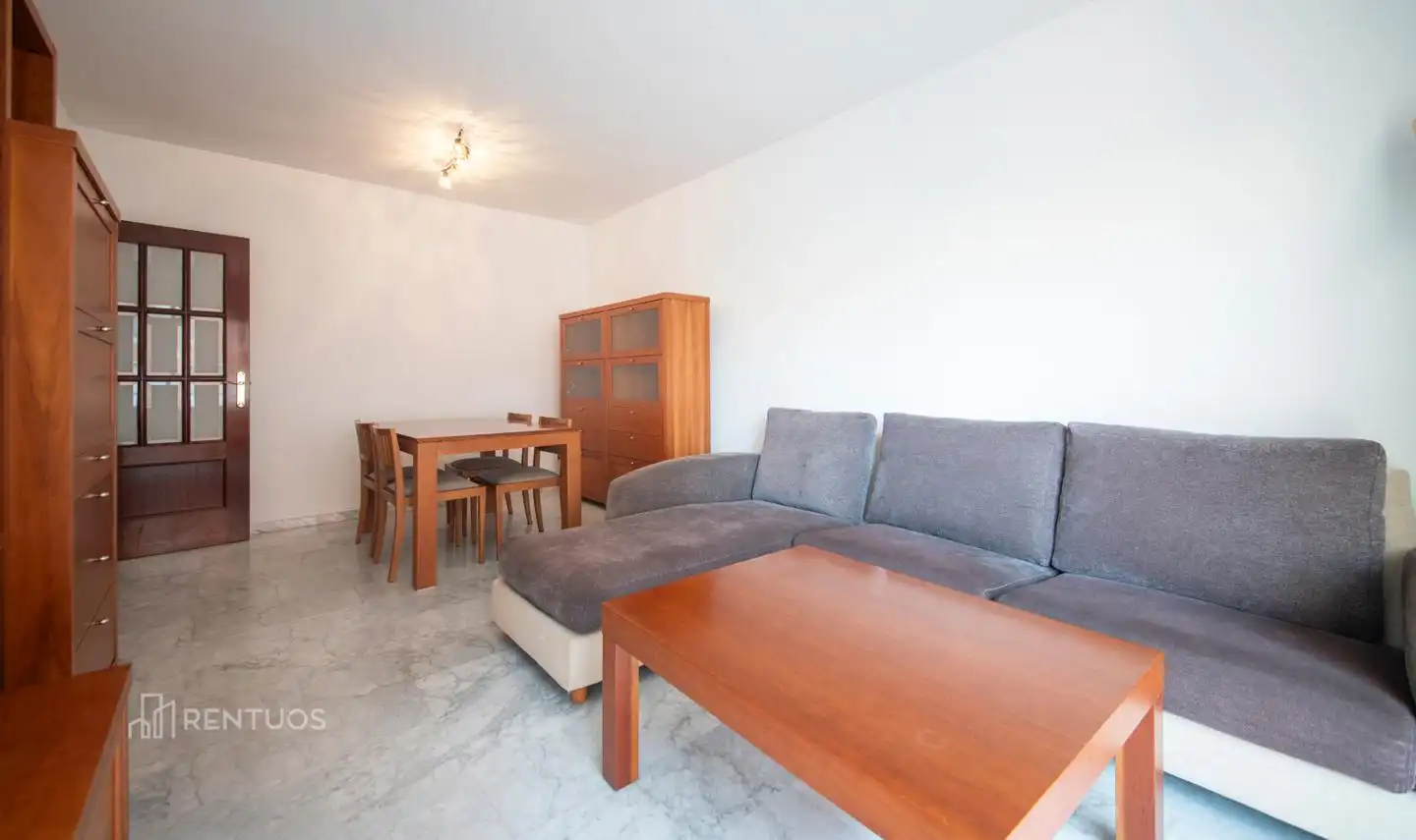Wohnzimmer von Wohnung zur Miete in Sant Joan Despí mit Parkett, Abstellraum und Möbliert