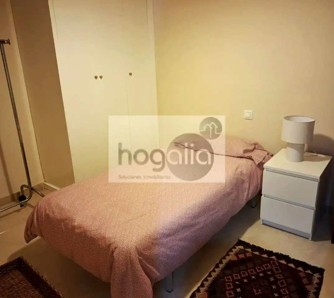 Flat for rent in Triana Oeste