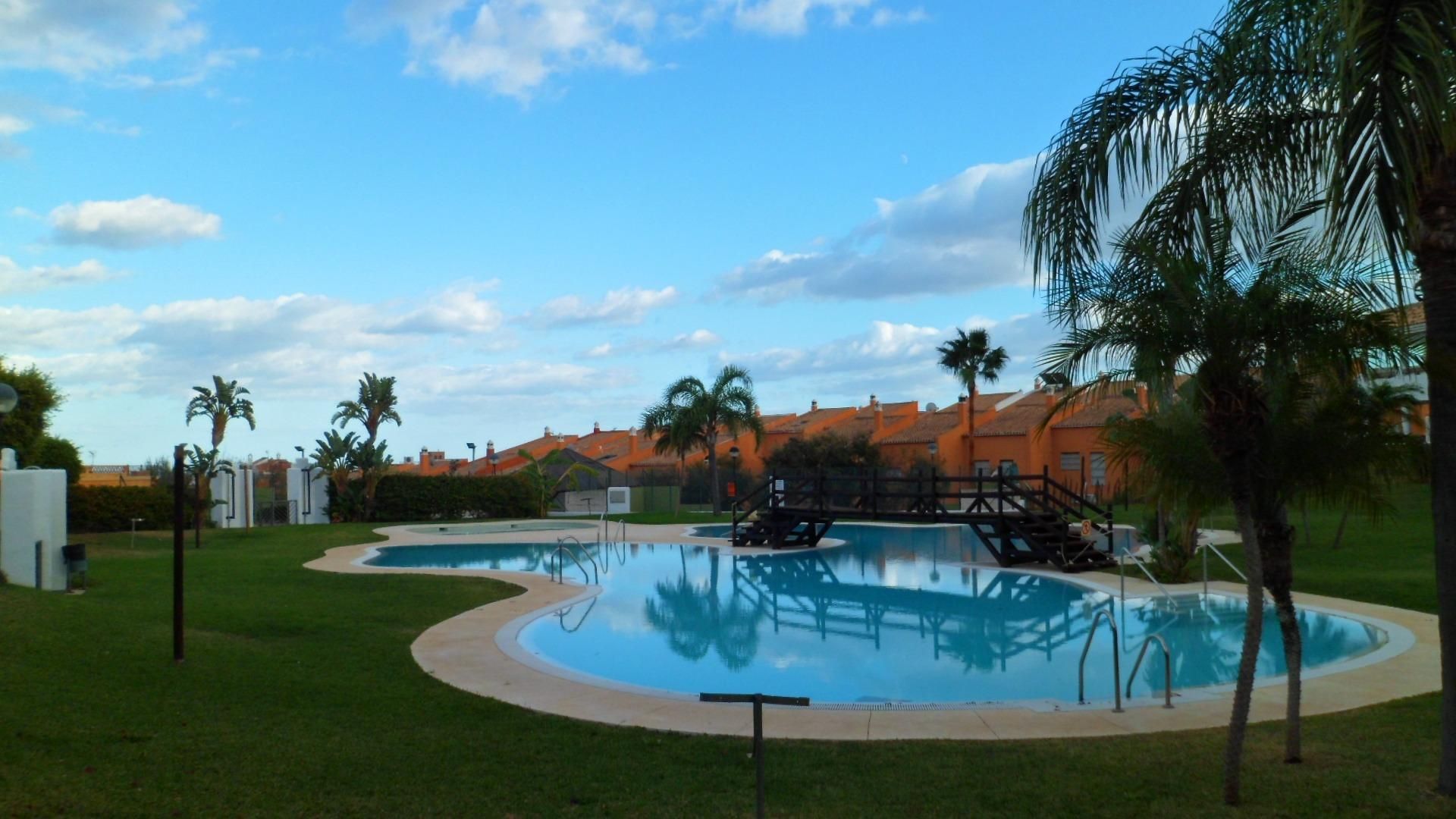 Jardín de Planta baja de alquiler en Benalmádena con Terraza y Piscina comunitaria