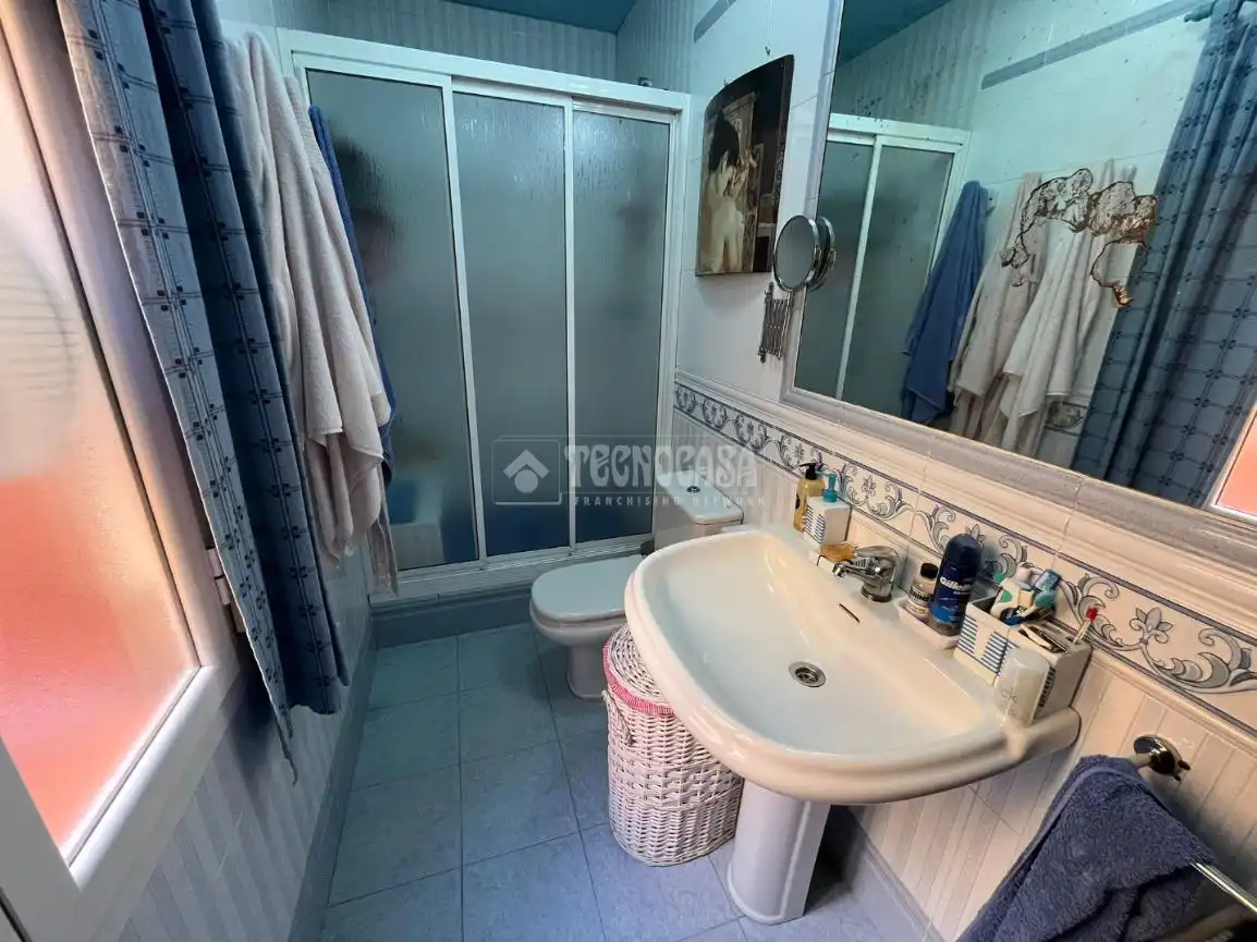 Baño de Casa adosada en venta en Linares con Aire acondicionado y Calefacción