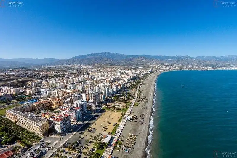 Vista exterior de Residencial en venda en Vélez-Málaga