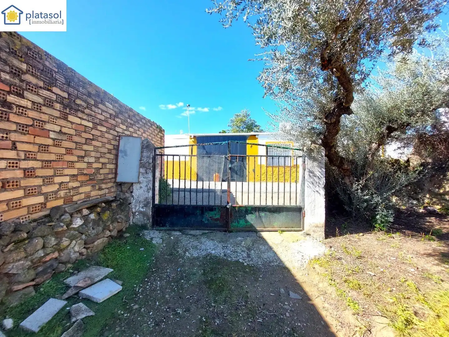 Haus oder Chalet zum Verkauf in El Garrobo mit Privatgarten