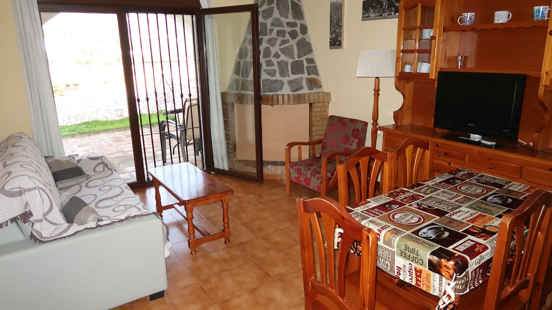 Terraced house with pool to rent in Calle Lambda, imagen 4