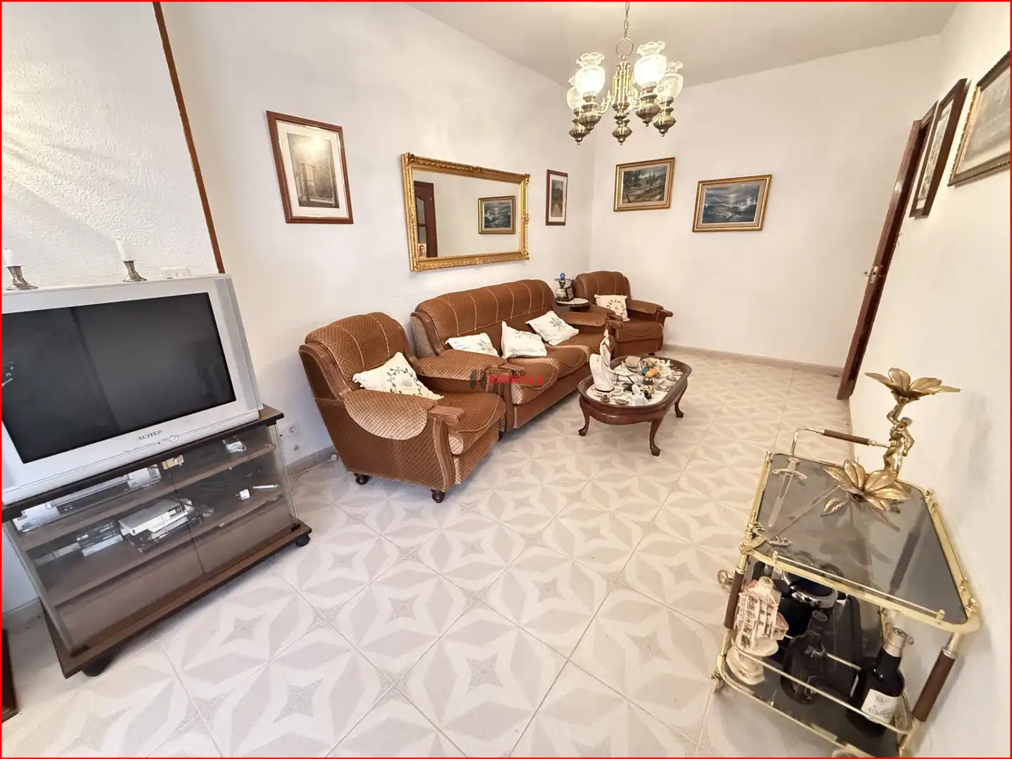 Sala d'estar de Casa adosada en venda en La Torre de Esteban Hambrán amb Aire condicionat, Calefacció i Jardí privat