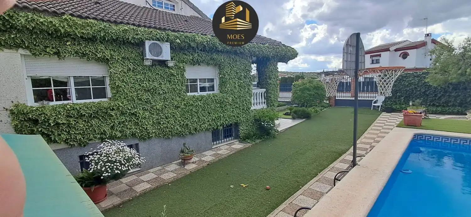 Terrassa de Casa o xalet en venda en Martos amb Calefacció, Terrassa i Piscina