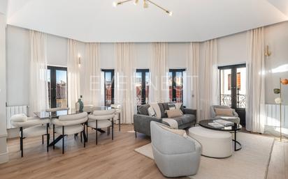 Living room of Attic for sale in  Madrid Capital  with Air Conditioner, Heating and Parquet flooring