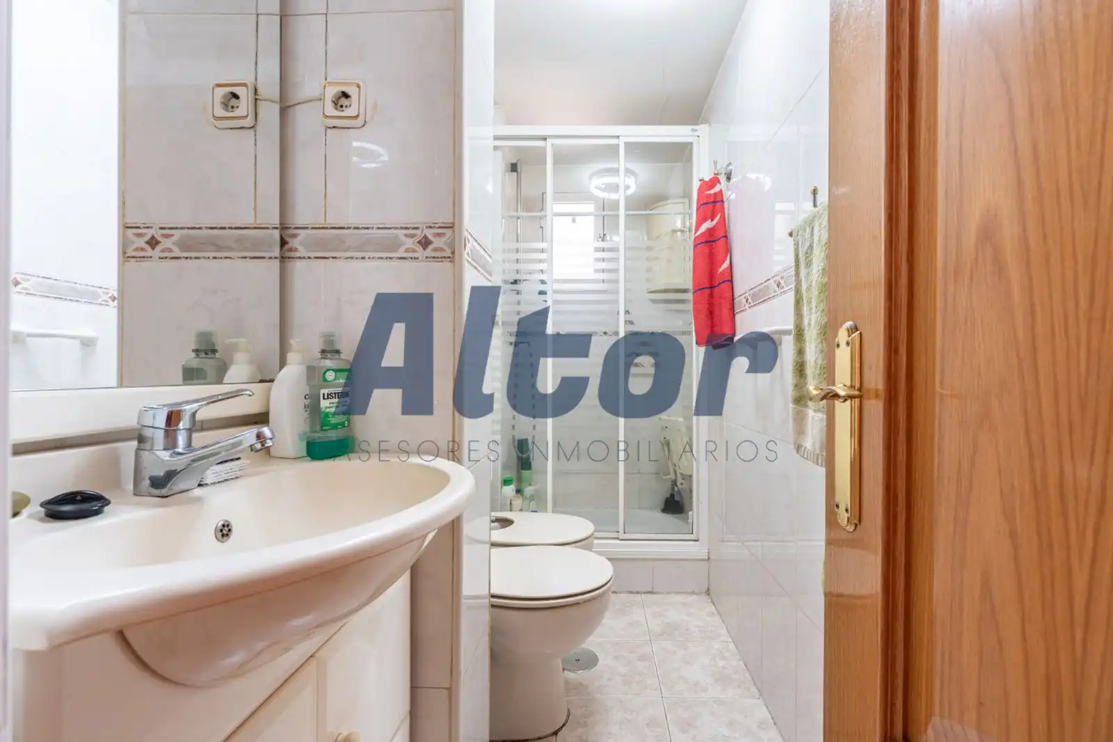 Baño de Piso en venta en Madrid con Calefacción y Amueblado