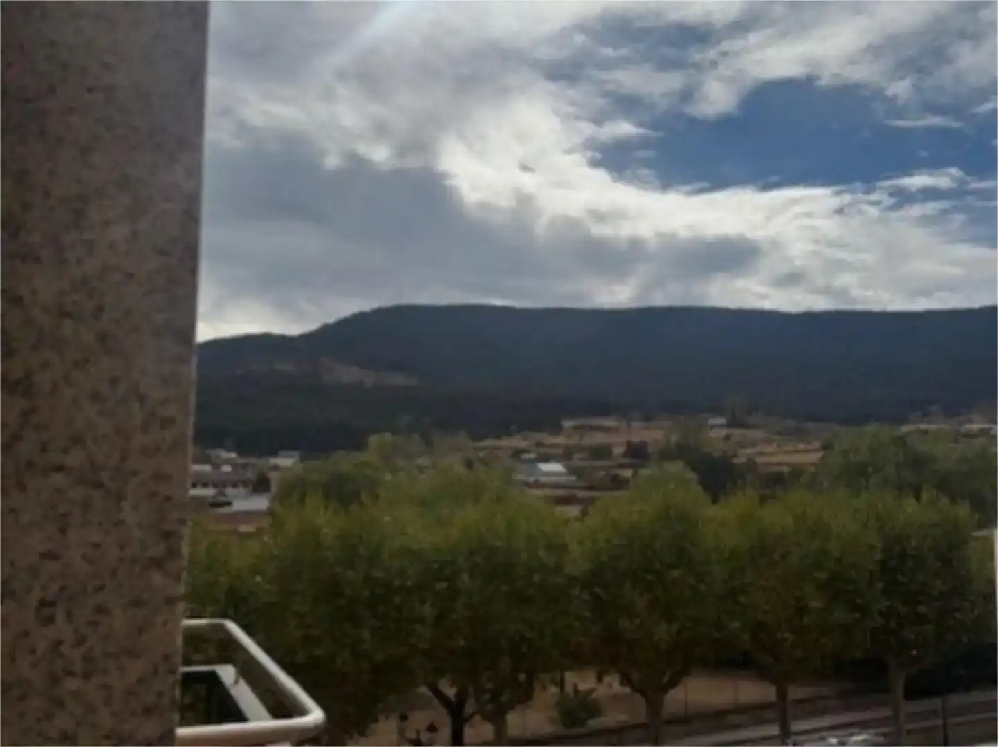 Außenansicht von Maisonette zum Verkauf in El Espinar mit Balkon
