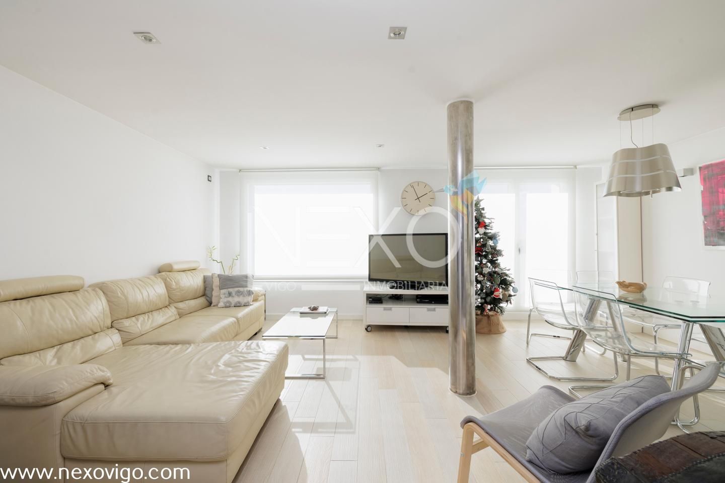 Sala d'estar de Casa o xalet en venda en Vigo  amb Aire condicionat i Terrassa