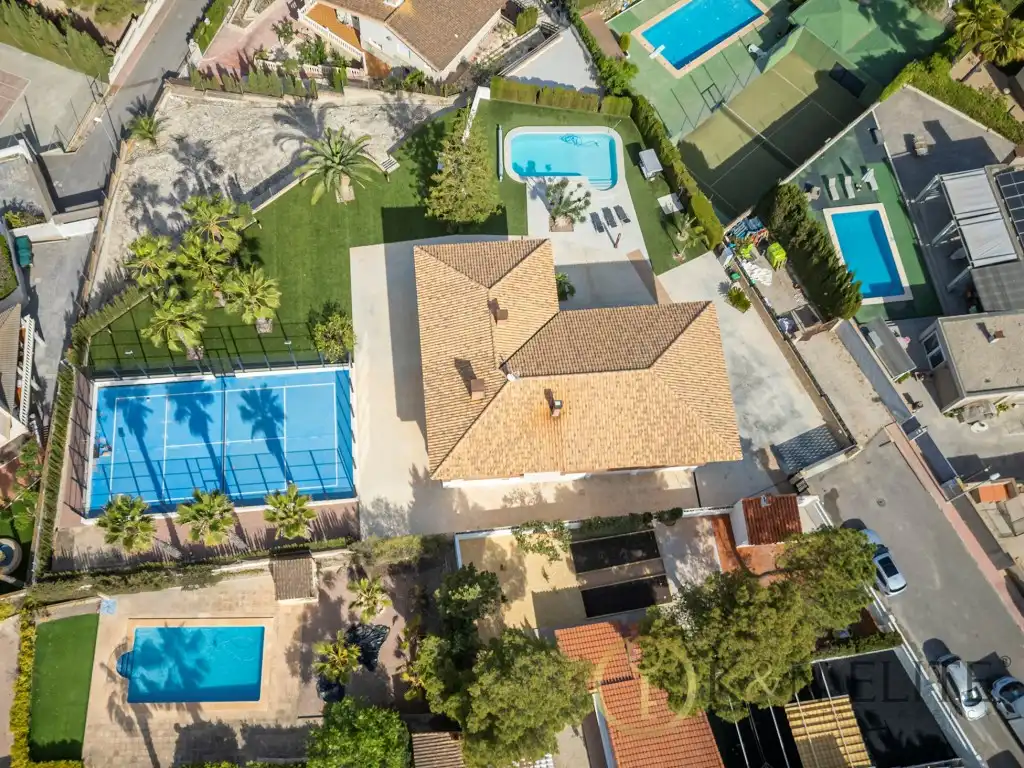 Vista exterior de Casa o chalet en venta en Petrer con Aire acondicionado, Jardín privado y Piscina