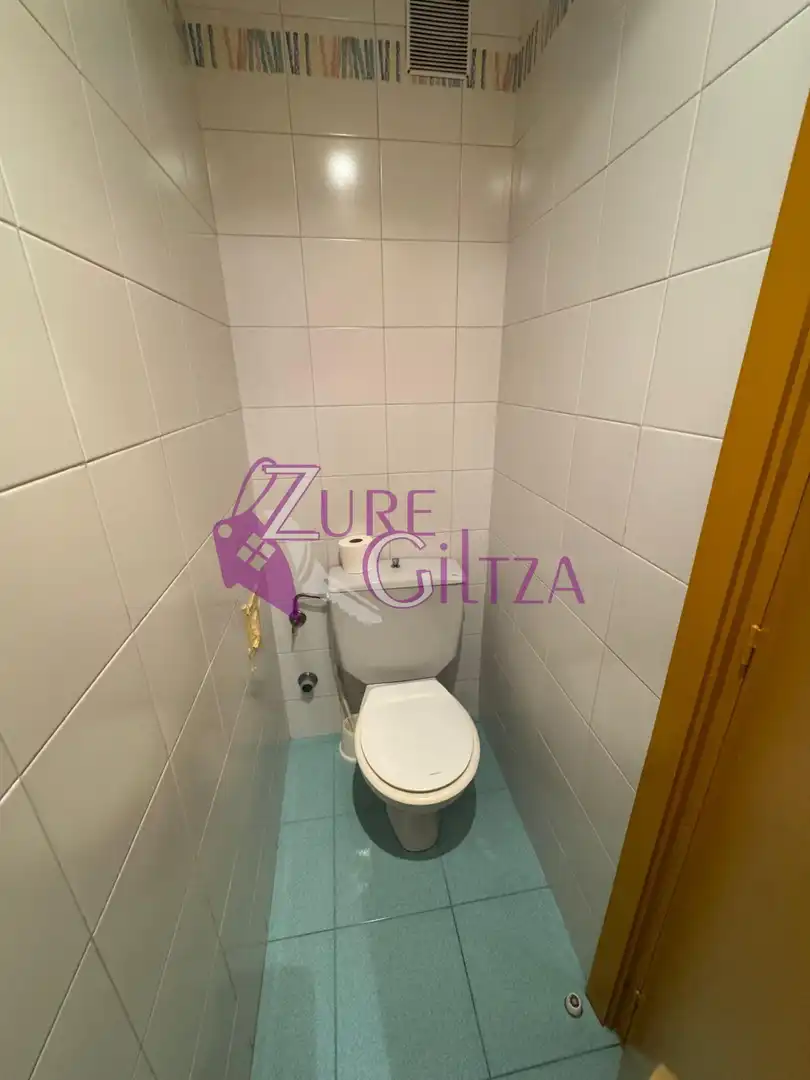 Bathroom of Flat for sale in Durango  with Heating, Storage room and Furnished