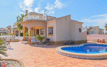 Exterior view of House or chalet for sale in Guardamar del Segura  with Air Conditioner, Private garden and Terrace