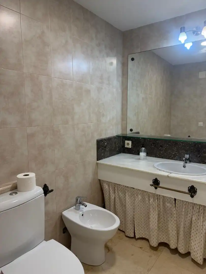 Badezimmer von Wohnung zum Verkauf in Torremolinos mit Klimaanlage, Terrasse und Gemeinschaftspool