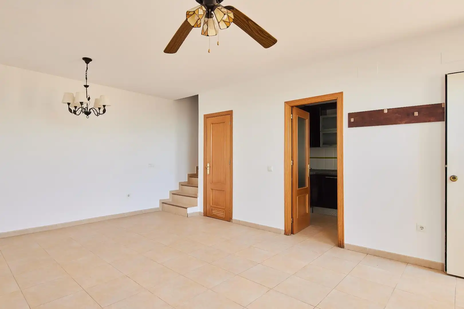 Casa adosada en venta en Medina Sidonia con Terraza, Balcón y Alarma