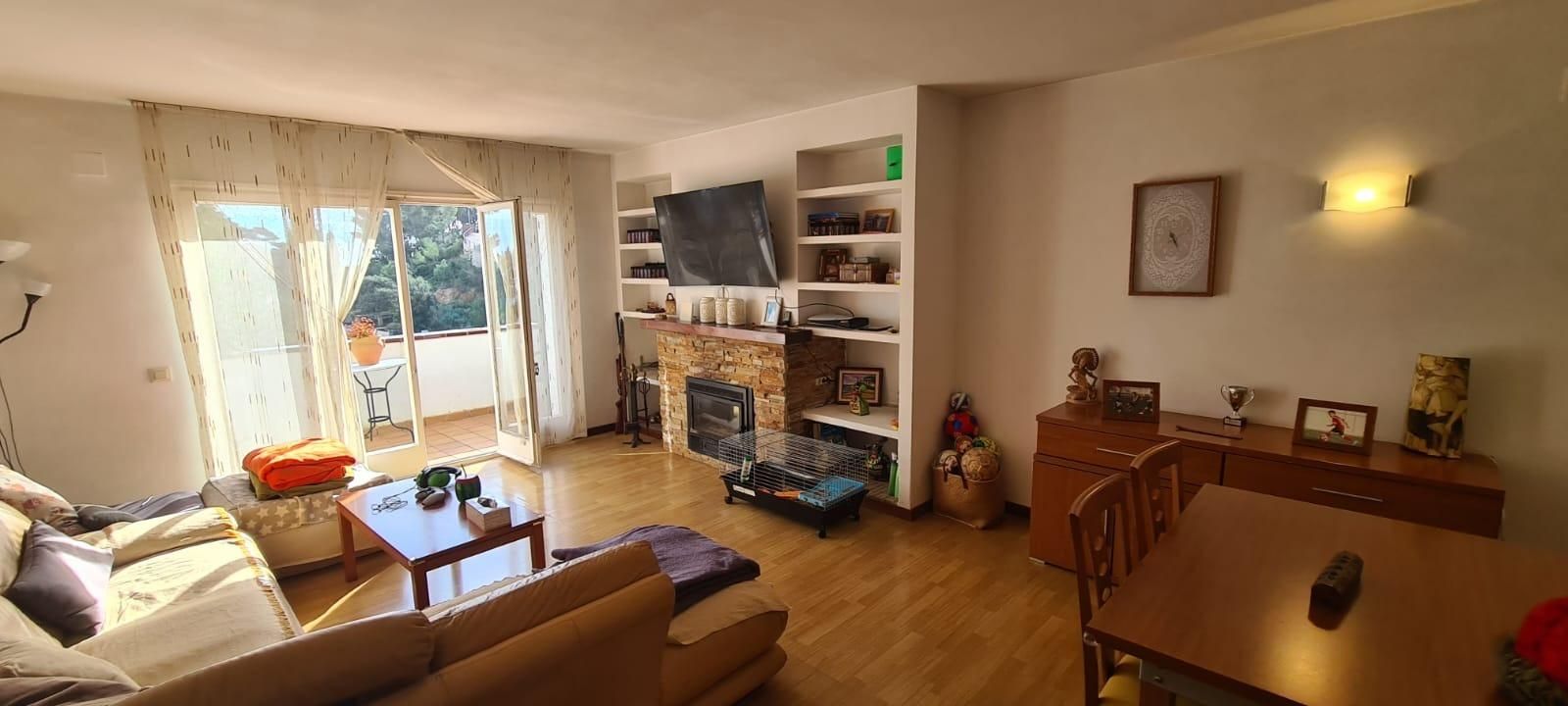 Sala d'estar de Casa adosada en venda en Tossa de Mar amb Jardí privat, Terrassa i Balcó