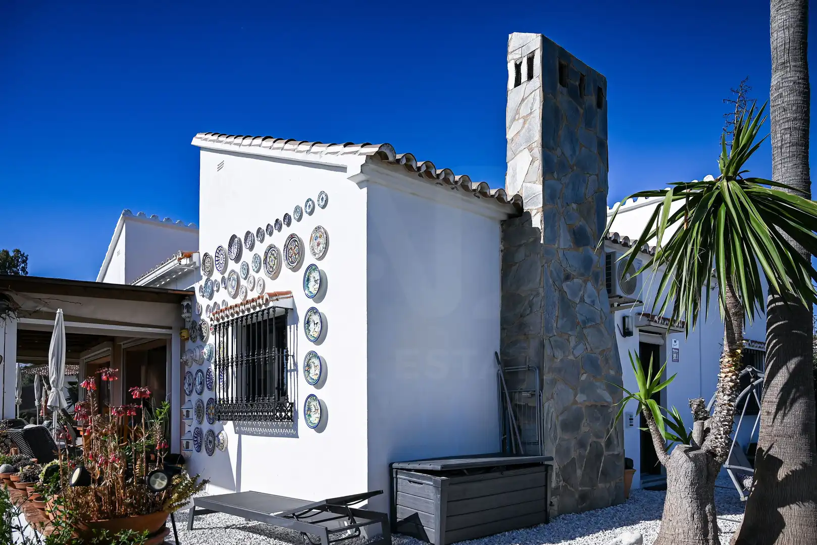 Vista exterior de Casa o xalet en venda en Alhaurín de la Torre amb Aire condicionat, Calefacció i Terrassa