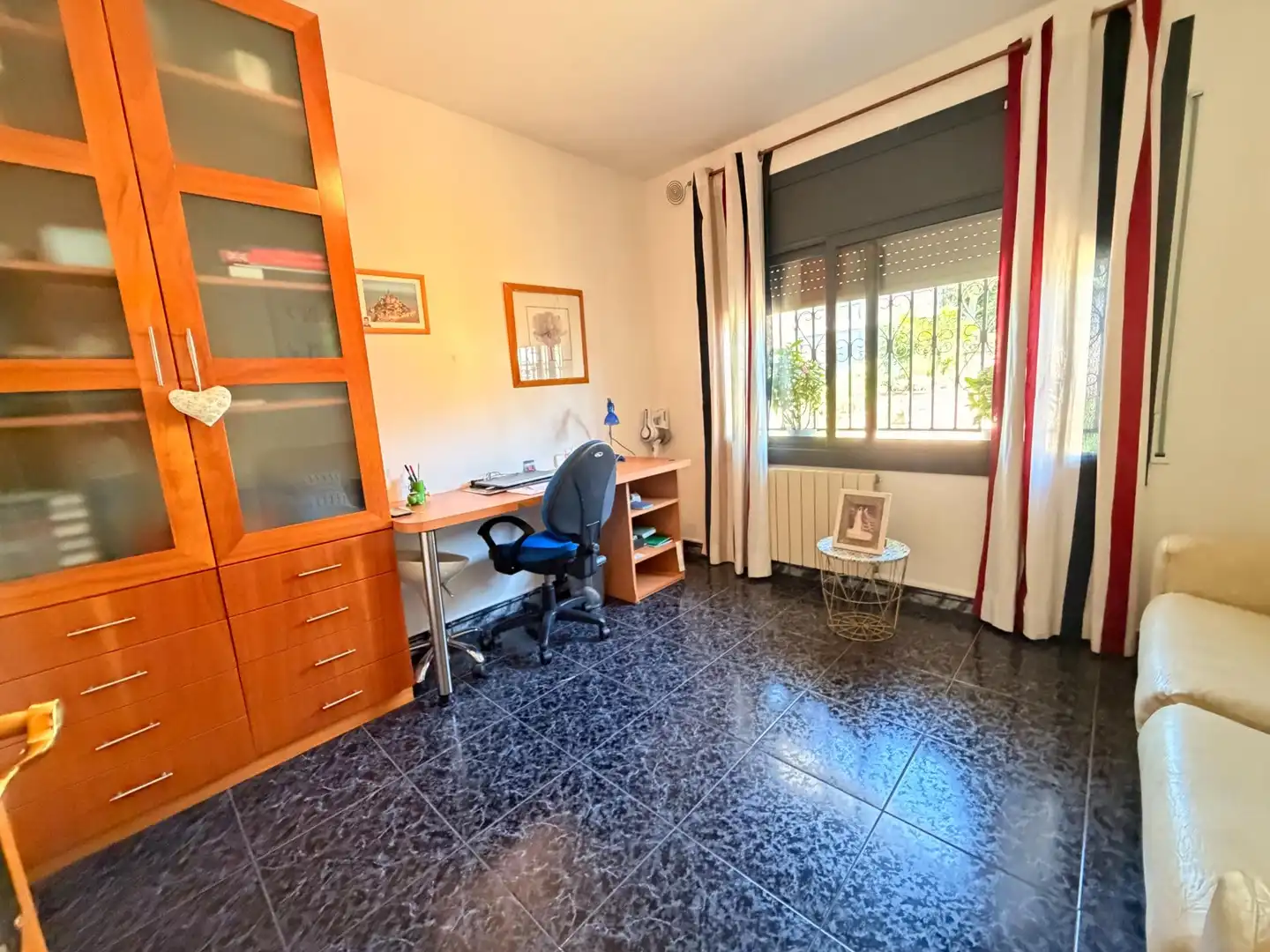 Dormitori de Casa o xalet en venda en Mataró amb Calefacció, Terrassa i Traster