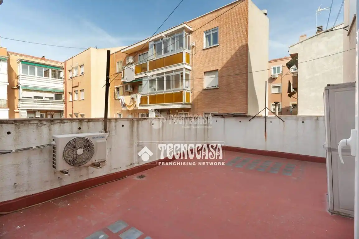 Vista exterior de Piso en venta en Madrid con Aire acondicionado, Calefacción y Parquet