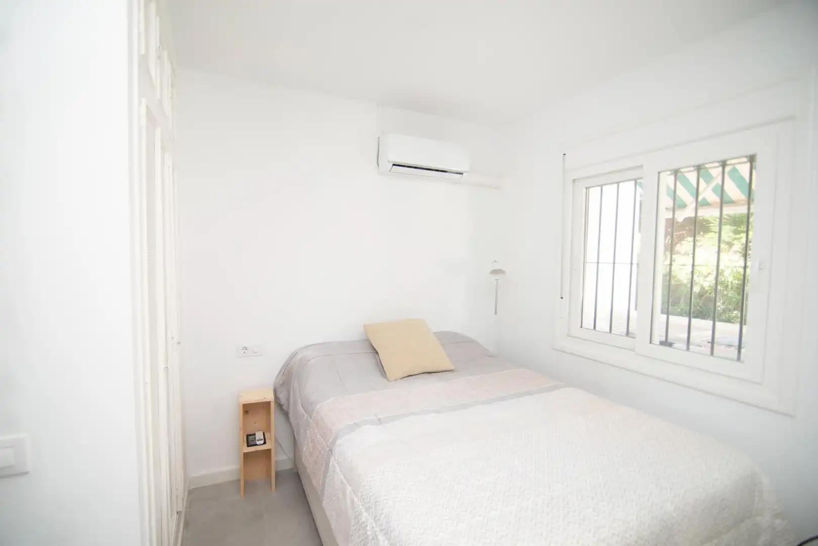 Dormitori de Apartament en venda en Chiclana de la Frontera amb Aire condicionat, Jardí privat i Terrassa