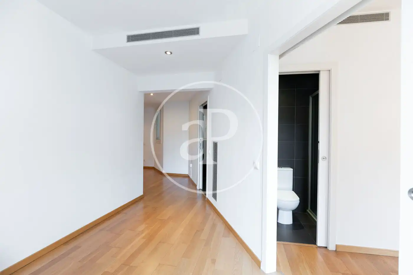 Piso en venta en Barcelona con Aire acondicionado, Calefacción y Balcón