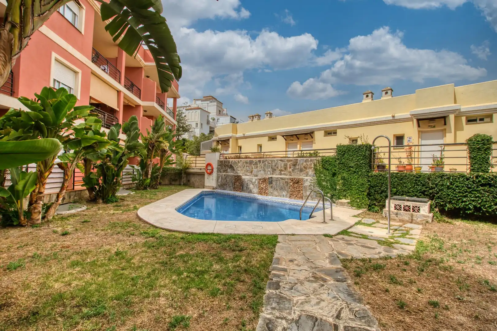 Piscina de Apartamento en venta en Rincón de la Victoria