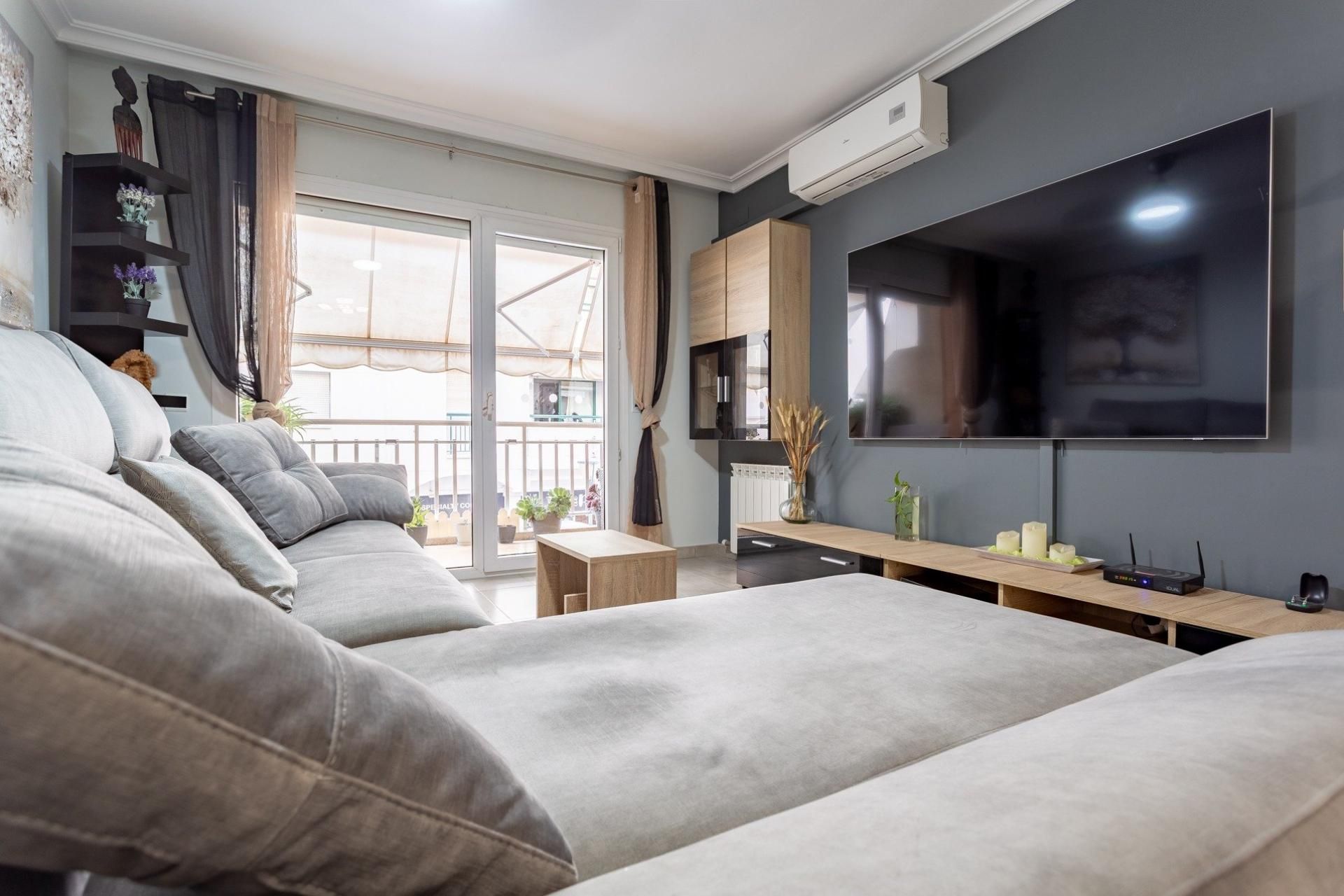 Living room of Flat for sale in Cambrils  with Air Conditioner, Heating and Terrace