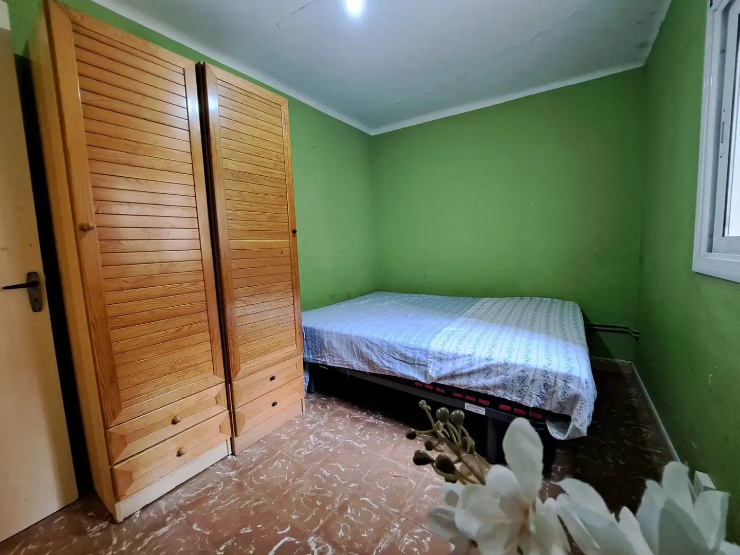 Habitación de Casa adosada en venta en Rubí con Terraza y Alarma