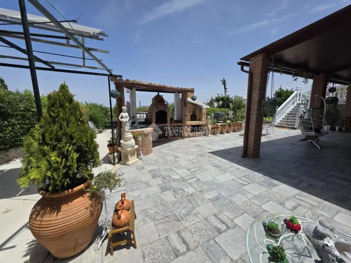 Terrassa de Finca rústica en venda en Linares amb Aire condicionat, Traster i Piscina