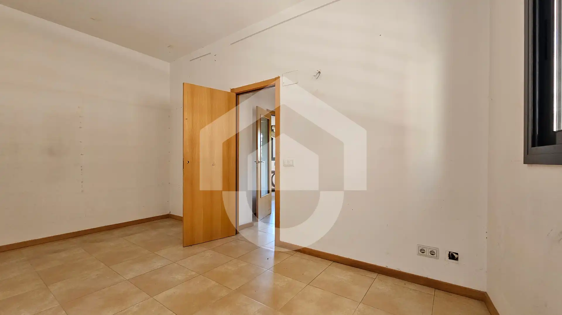 Planta baixa en venda a Porta