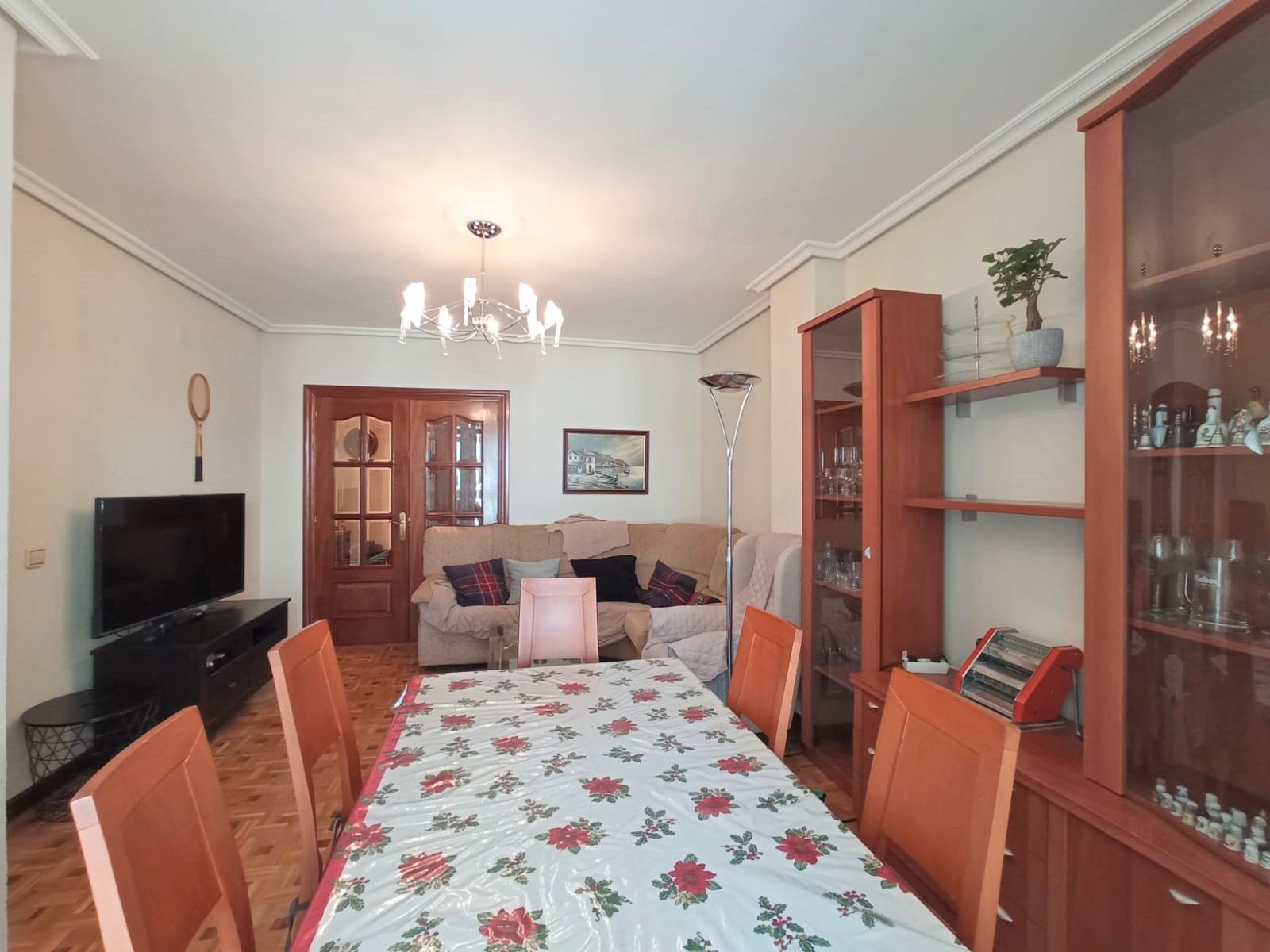 Living room of Flat for sale in Burgos Capital  with Heating, Terrace and Oven