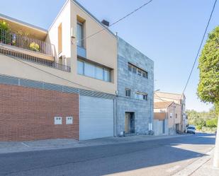 Exterior view of Single-family semi-detached for sale in Corbins  with Heating