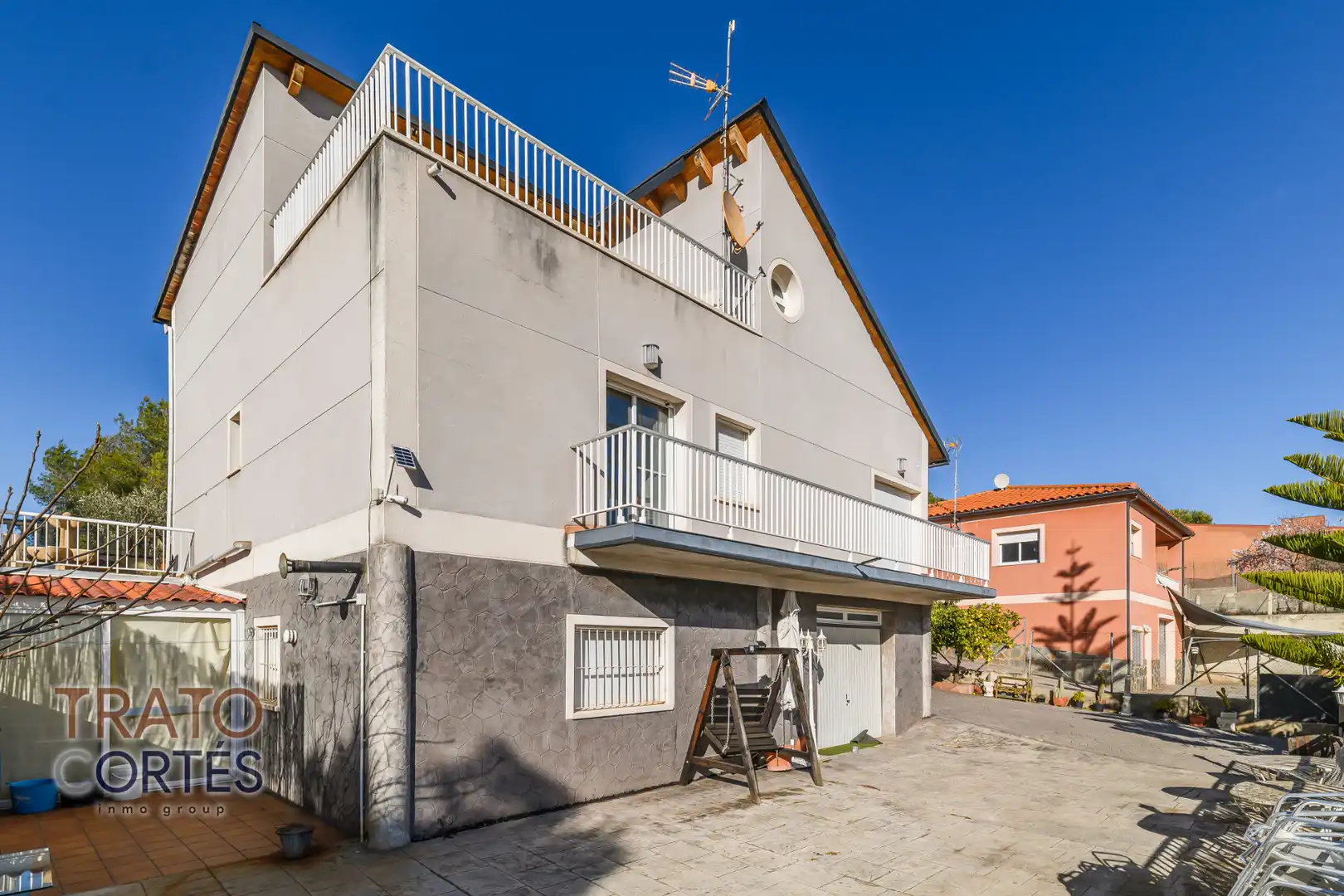 Xalet amb terrassa en venda a Carrer Girona
