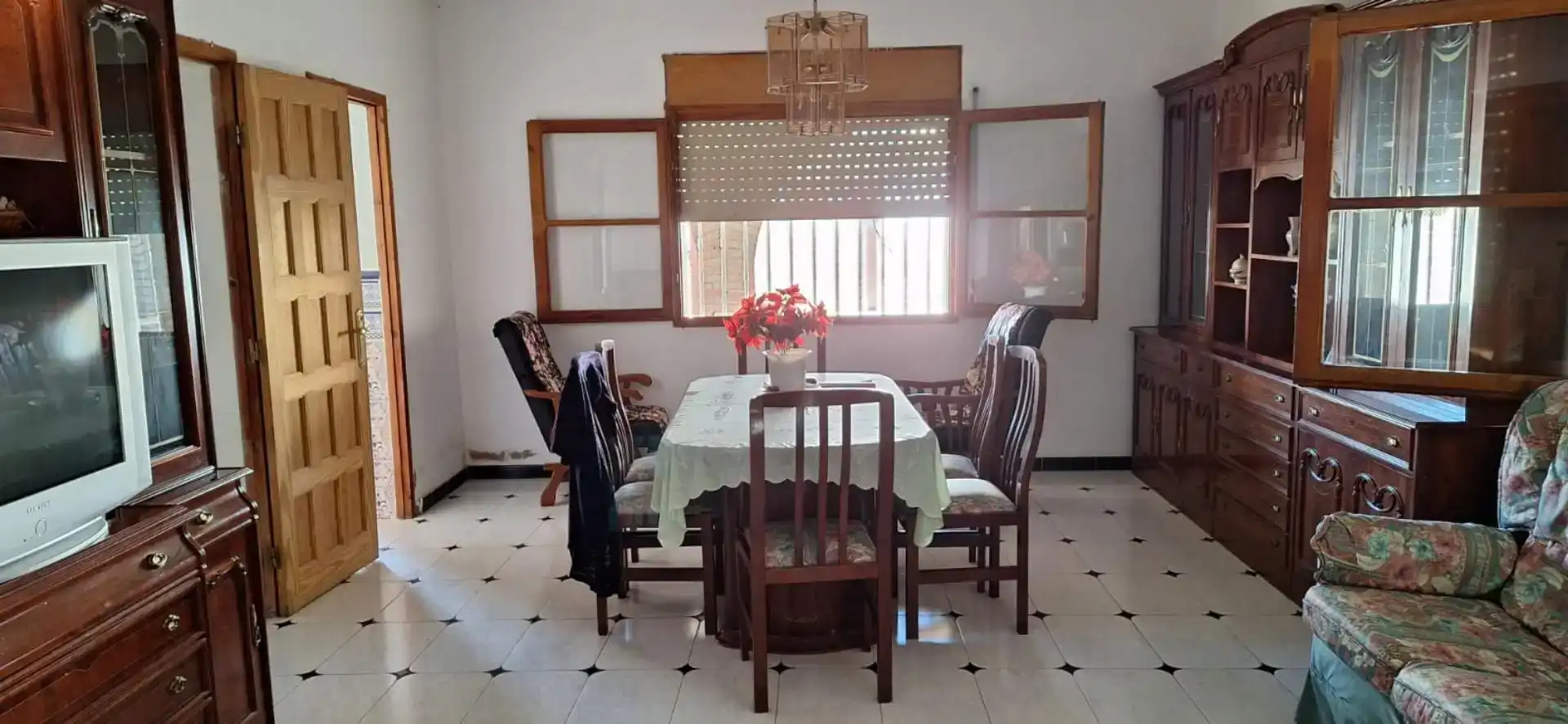 Comedor de Piso en venta en Fuente-Tójar con Jardín privado, Trastero y Amueblado