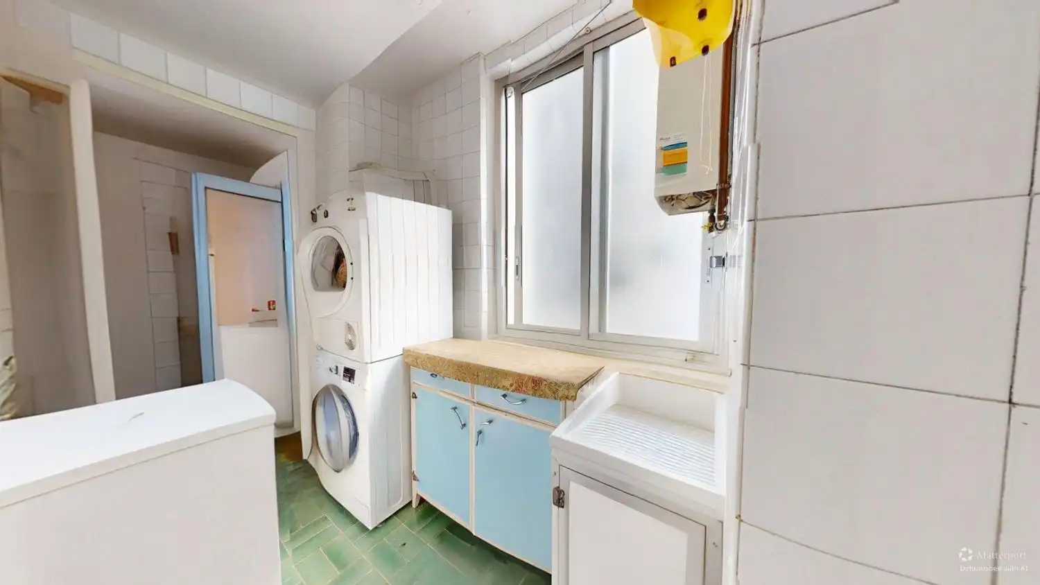 Kitchen of Flat for sale in Sevilla  with Air Conditioner, Terrace and Storage room