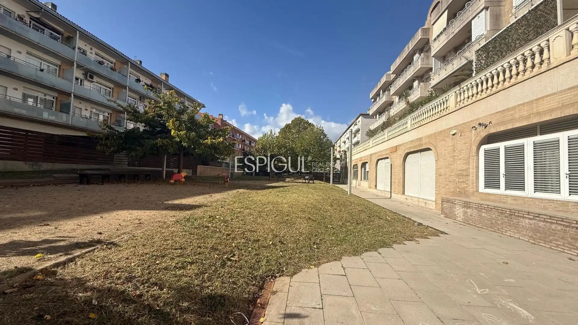 Local en venta en Girona Capital con Aire acondicionado y Amueblado