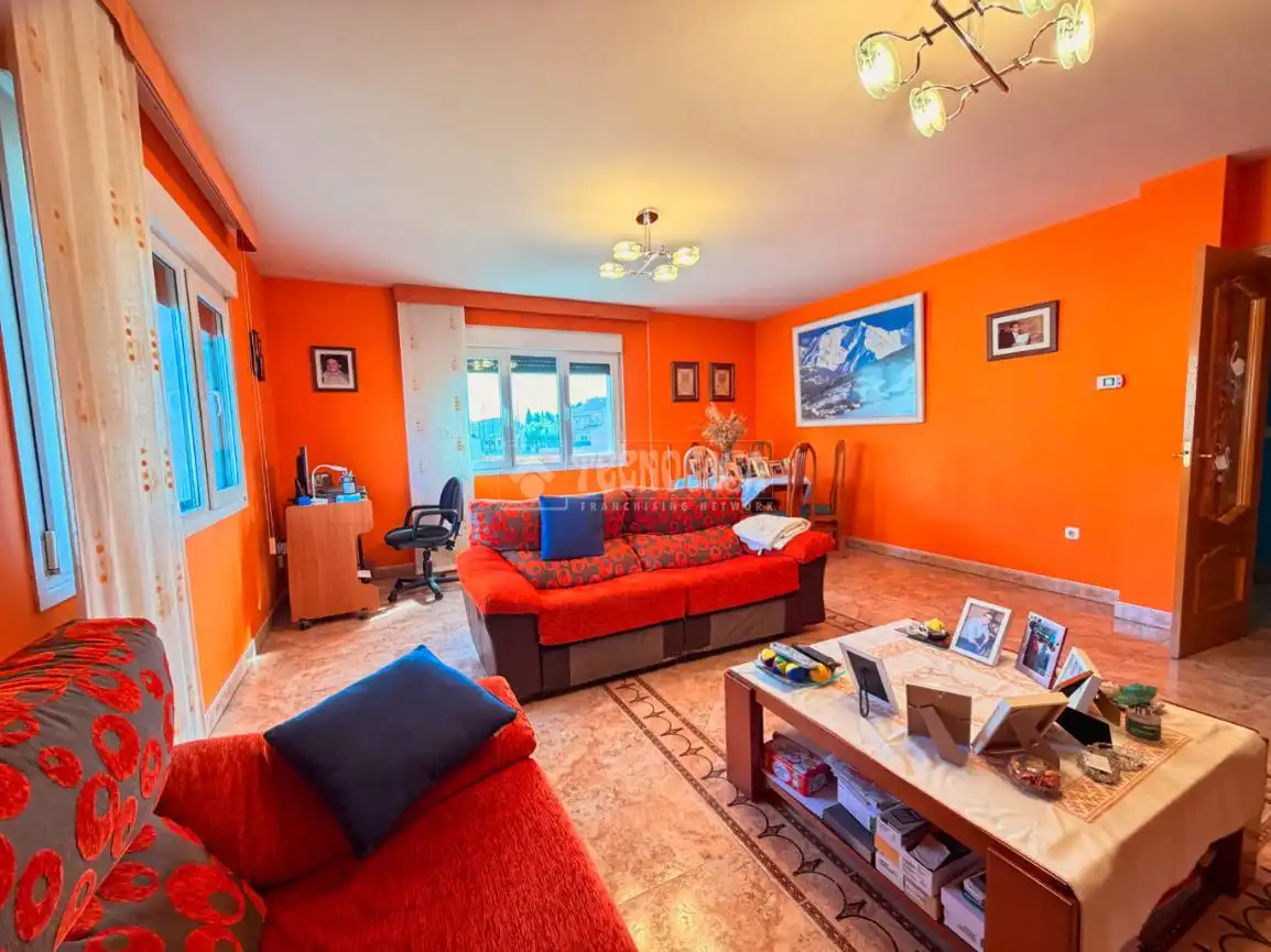 Sala d'estar de Casa o xalet en venda en Sanchonuño
