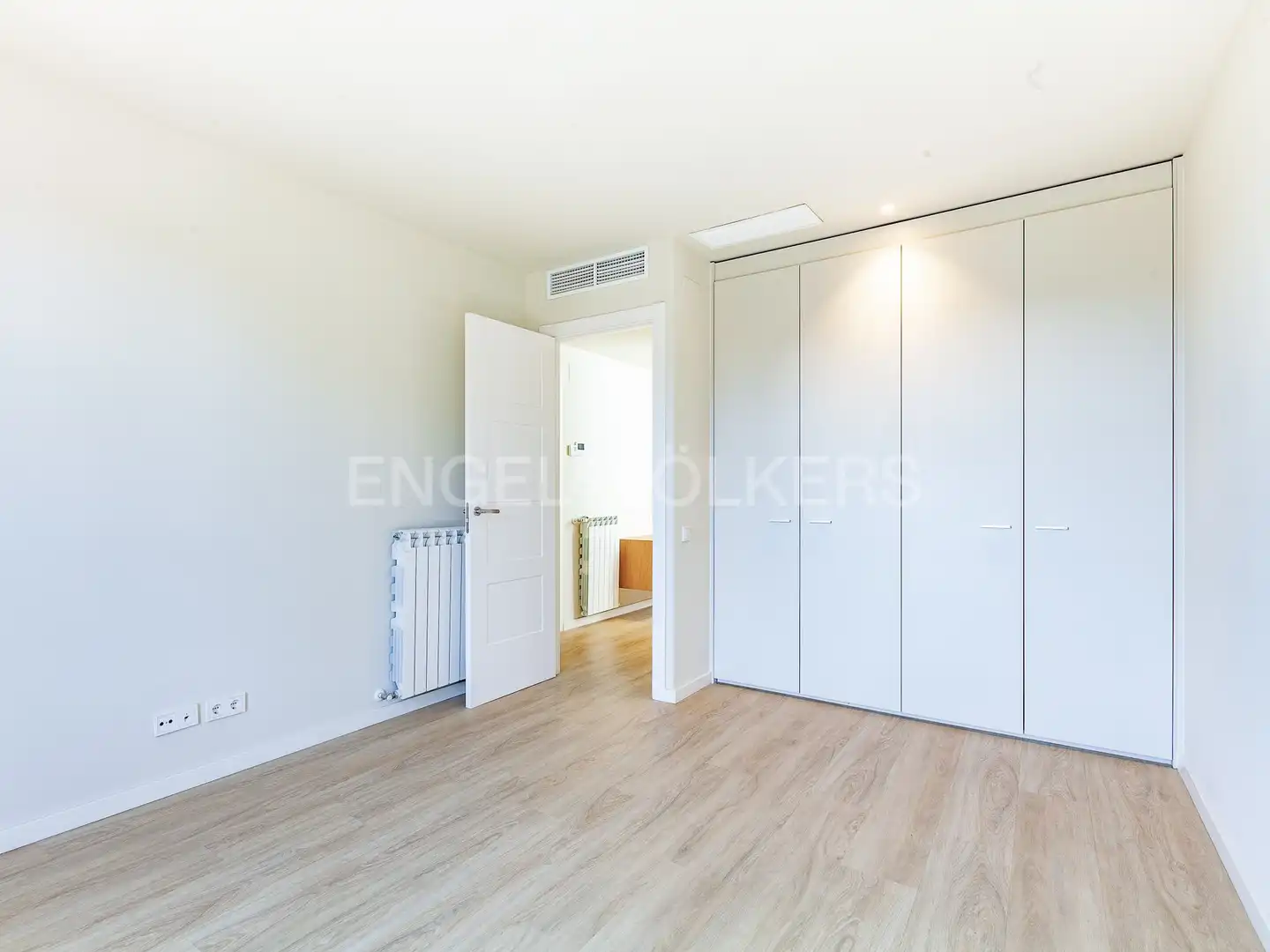 Bedroom of Attic for sale in Barcelona  with Air Conditioner, Heating and Parquet flooring